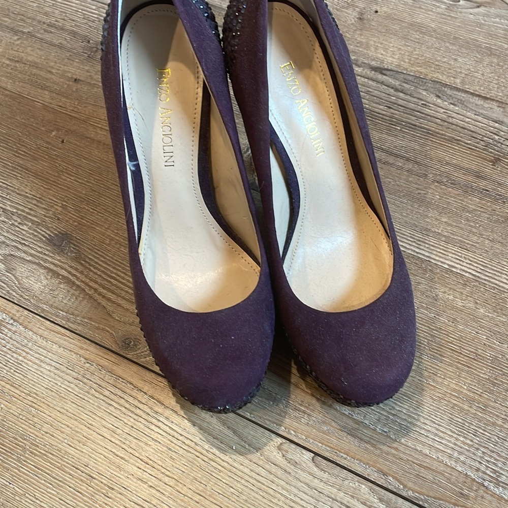 Woman high hill shoes